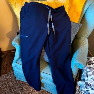 Figs scrub pants like new